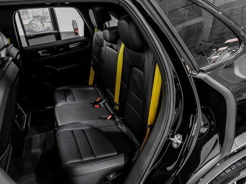 Used 2023 Porsche Cayenne image 46