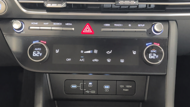 Certified 2025 Hyundai Sonata SEL AWD/4WD image 17