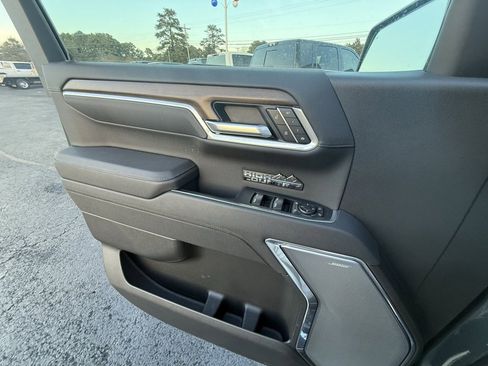 Used 2026 Chevrolet Silverado 1500 High Country w/ Technology Package image 16