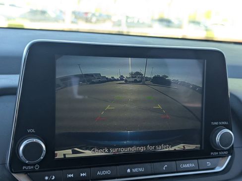 Certified 2025 Nissan Rogue SV image 24