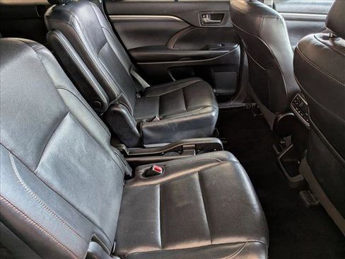 Used 2019 Toyota Highlander Limited Platinum AWD/4WD image 21