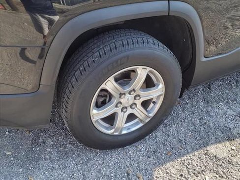 Used 2019 GMC Acadia SLE FWD image 9