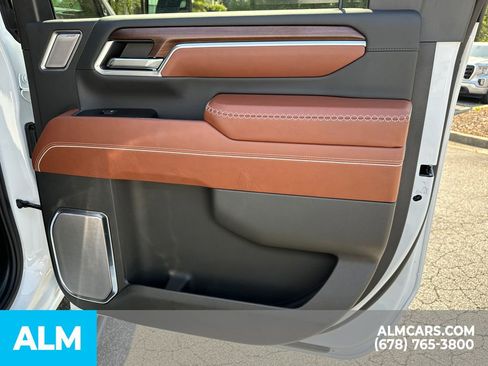 Used 2025 GMC Sierra 3500 Denali Ultimate image 19