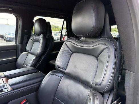 Used 2023 Lincoln Navigator Reserve AWD/4WD image 20