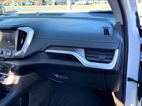 Used 2023 GMC Terrain SLE w/ Driver Convenience Package image 15