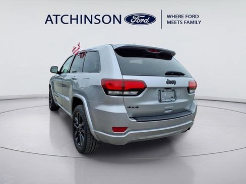Used 2018 Jeep Grand Cherokee Altitude AWD/4WD image 6