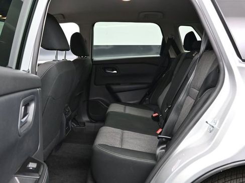 Used 2025 Nissan Rogue SV AWD/4WD image 24