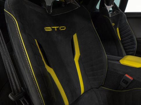 Used 2022 Lamborghini Huracan STO RWD image 69