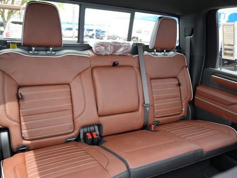 New 2026 GMC Sierra 2500 Denali Ultimate AWD/4WD image 10
