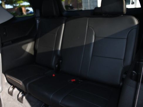Used 2019 Chevrolet Traverse LT w/ LT Premium Package AWD/4WD image 19