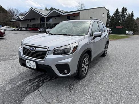 Used 2021 Subaru Forester Premium AWD/4WD image 1