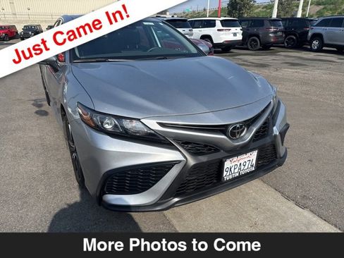 Used 2024 Toyota Camry SE image 8