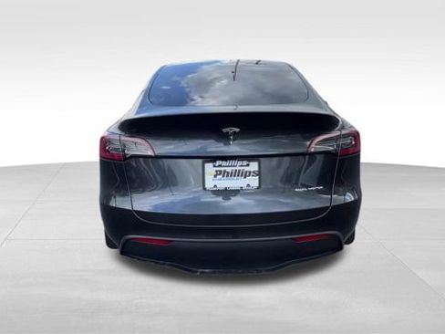 Used 2024 Tesla Model Y Long Range AWD/4WD image 5