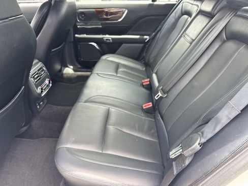 Used 2017 Lincoln Continental Reserve w/ Technology Package FWD image 16