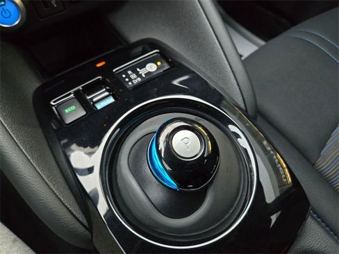 Used 2025 Nissan Leaf SV Plus image 33