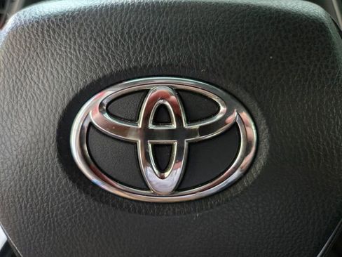 Used 2021 Toyota Camry SE image 27