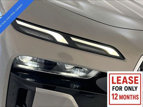 Used 2023 BMW 740i image 40