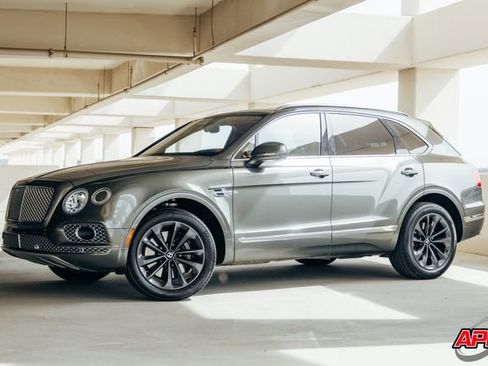 Used 2017 Bentley Bentayga image 42