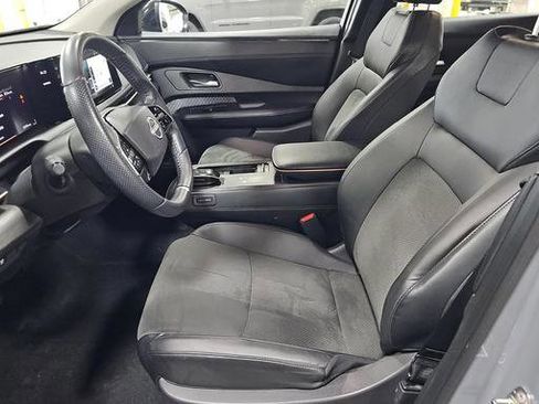 Used 2023 Nissan Ariya AWD image 12