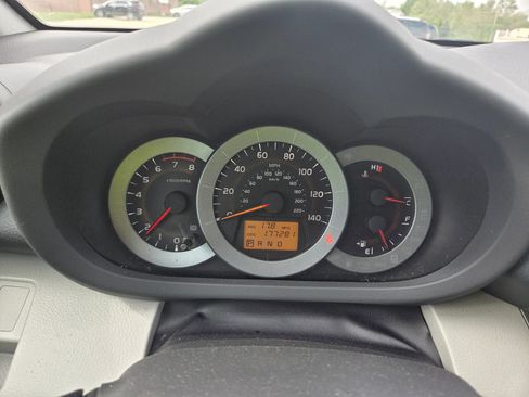 Used 2011 Toyota RAV4 4WD w/ Base L4 Extra Value Pkg image 24