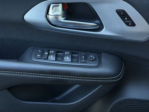 New 2026 Chrysler Pacifica Limited image 28