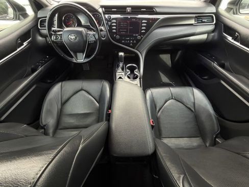 Used 2019 Toyota Camry XSE FWD image 10