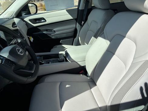 New 2026 Nissan Pathfinder SL w/ SL Premium Package image 12