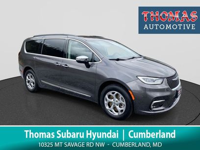 Used 2023 Chrysler Pacifica Limited w/ Trailer Tow Group