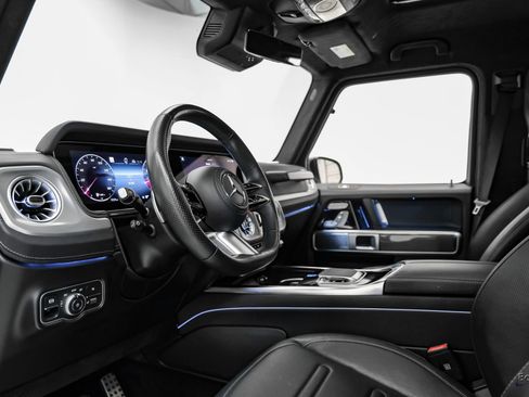 Used 2025 Mercedes-Benz G 550 w/ Exclusive Interior Package image 35