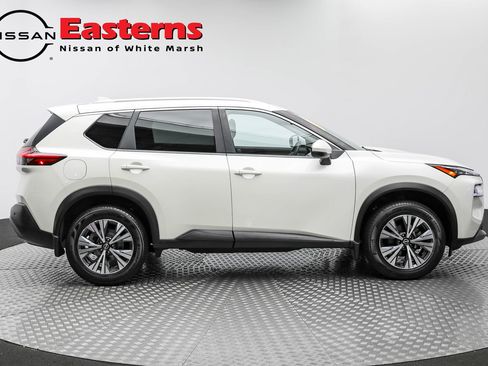 Used 2022 Nissan Rogue SV w/ SV Premium Package image 6
