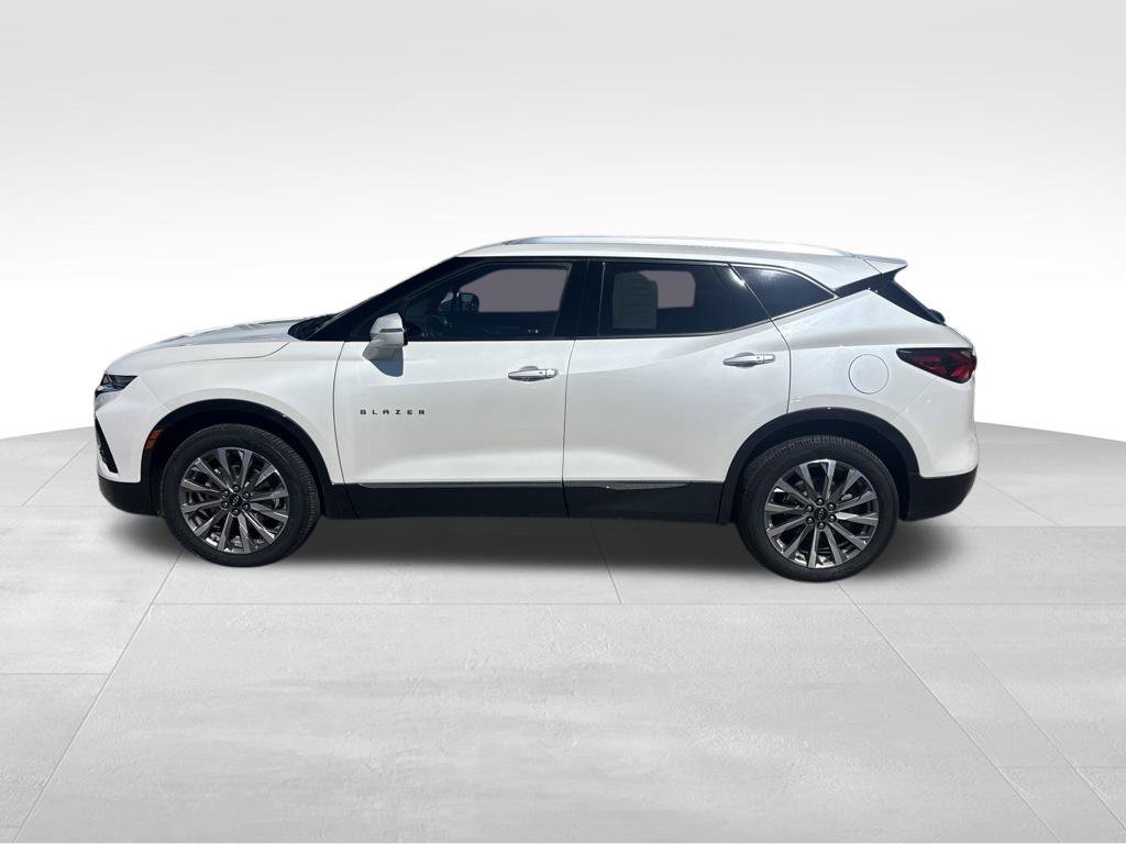 Used 2022 Chevrolet Blazer Premier w/ LPO, Black Grille Bar Package AWD/4WD image 3