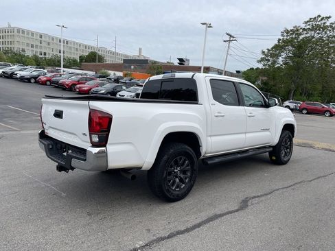 Certified 2023 Toyota Tacoma SR5 AWD/4WD image 8