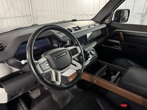 Used 2022 Land Rover Defender 110 X-Dynamic SE image 21