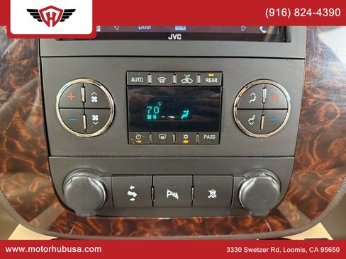 Used 2011 GMC Yukon Denali image 28