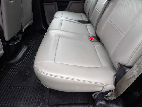 Used 2019 Ford F250 XL w/ Power Equipment Group image 32