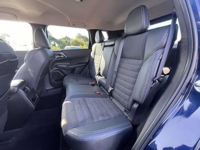 Used 2022 Mitsubishi Outlander SE AWD/4WD image 13
