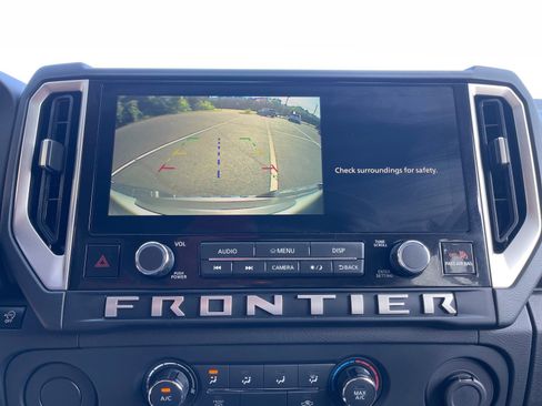 Used 2025 Nissan Frontier SV RWD image 6