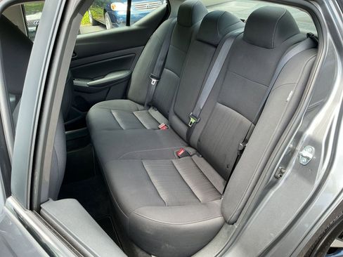 Used 2025 Nissan Altima 2.5 SV FWD image 33