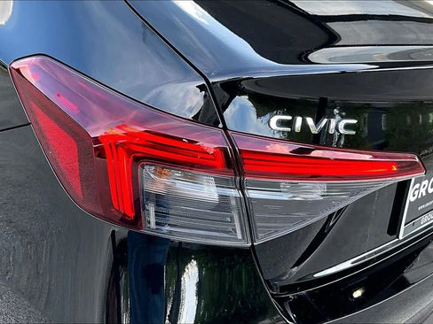 Used 2025 Honda Civic Sport image 29