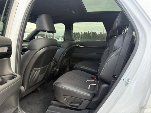 Used 2025 Hyundai Palisade Calligraphy image 11