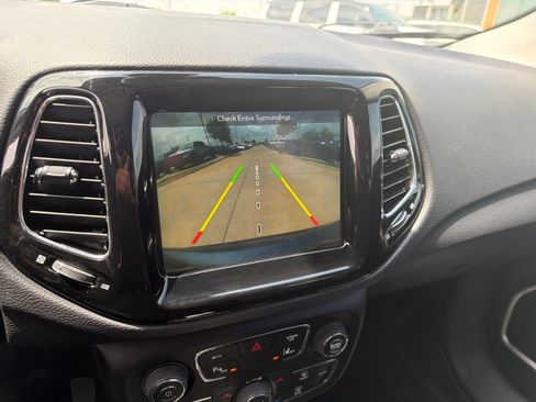 Used 2018 Jeep Compass Limited w/ Navigation Group FWD image 21