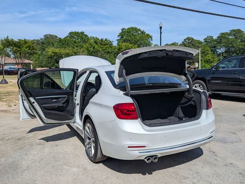 Used 2018 BMW 330i Sedan RWD image 11