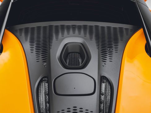 Used 2023 McLaren Artura RWD image 36