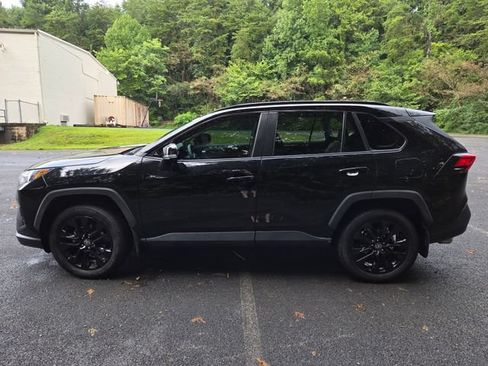 Used 2023 Toyota RAV4 XLE Premium AWD/4WD image 11