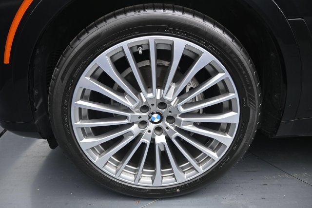 Used 2021 BMW X7 xDrive40i w/ Executive Package AWD/4WD image 11