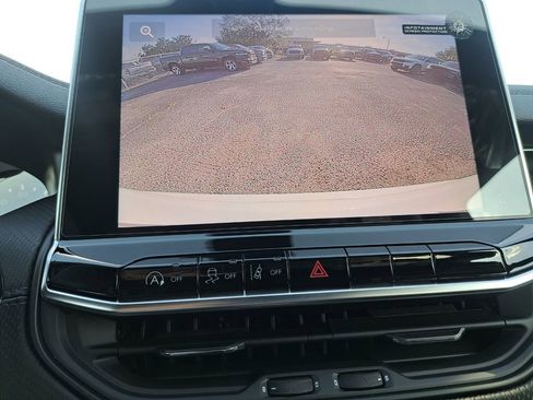 New 2026 Jeep Compass Latitude image 10