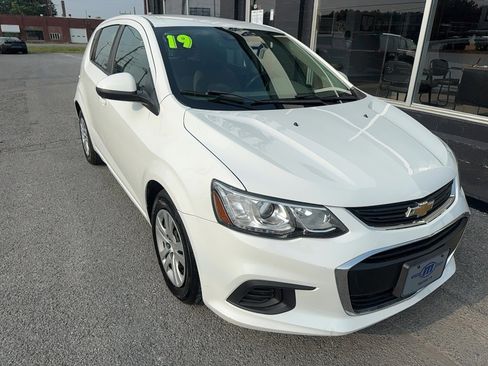 Used 2019 Chevrolet Sonic LT image 2