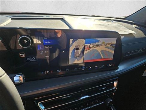 New 2025 Chevrolet Traverse LT w/ Sun and Wheel Package image 14