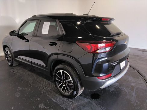 Used 2024 Chevrolet TrailBlazer LT w/ Convenience Package FWD image 8