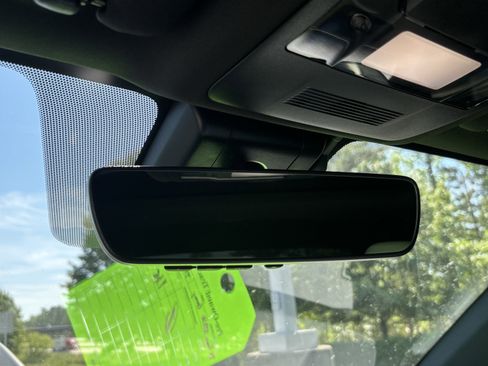 Used 2025 Lexus IS 350 F Sport w/ Navigation Package image 27